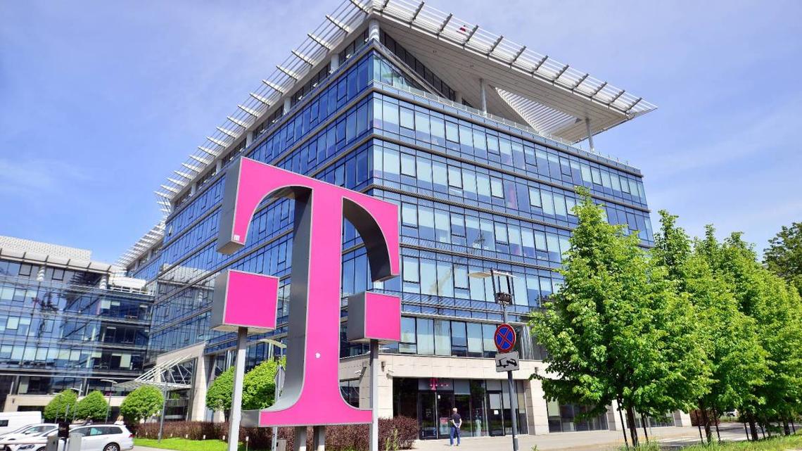 T-Mobile CEO plans major changes after more phone customers flee 