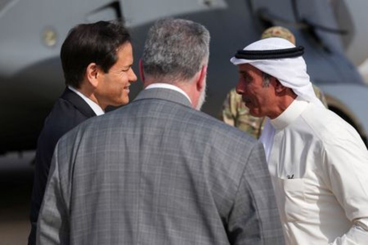 U.S. Secretary of State Marco Rubio is greeted by Kuwait's Deputy Foreign Minister Hamad Suleiman Mashaan Al-Mashaan after arriving on a U.S. Air Force C-17 Globemaster III transport aircraft at Kuwait International Airport during his visit to the Middle East to discuss the interim deal between the U.S. and Iran with Arab Gulf allies, in Kuwait City, Kuwait, June 24, 2026. REUTERS/Eric Lee/Pool