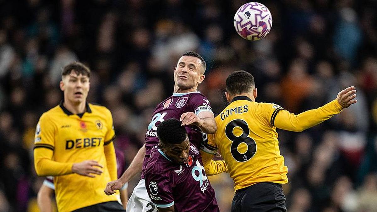  The Premier League's bottom two face off. | Andrew Kearns/CameraSport/Getty Images 
