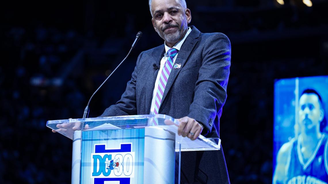 Dell Curry, Father of Stephen Curry, Cries as Hornets Retire His Number 