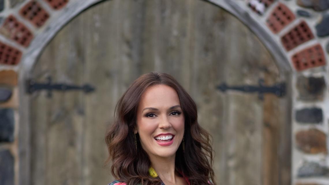 What Erin Cahill Would Change About Her Own Wedding After New Hallmark Show 