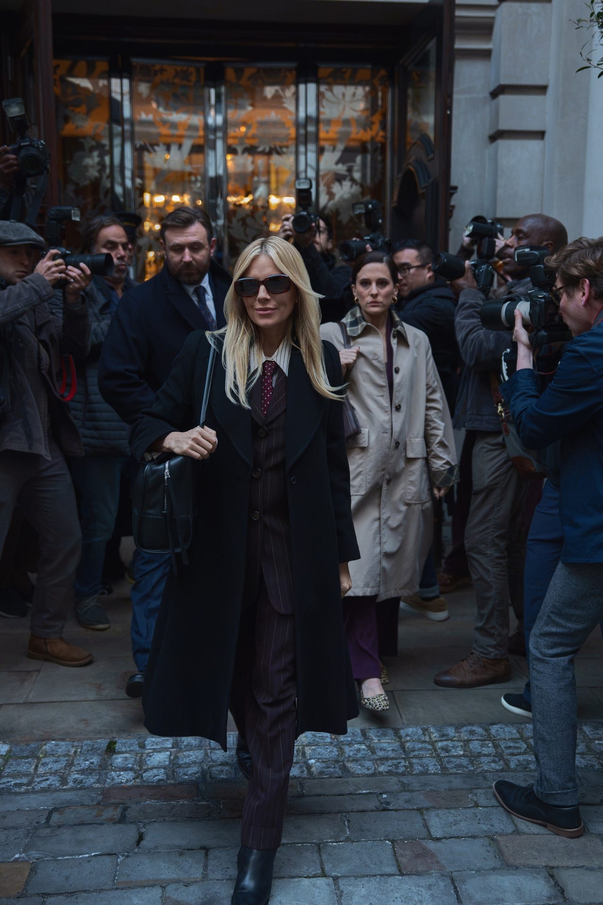 Sienna Miller, Dominic West reveal how much of HBO's 'War' is based on ...