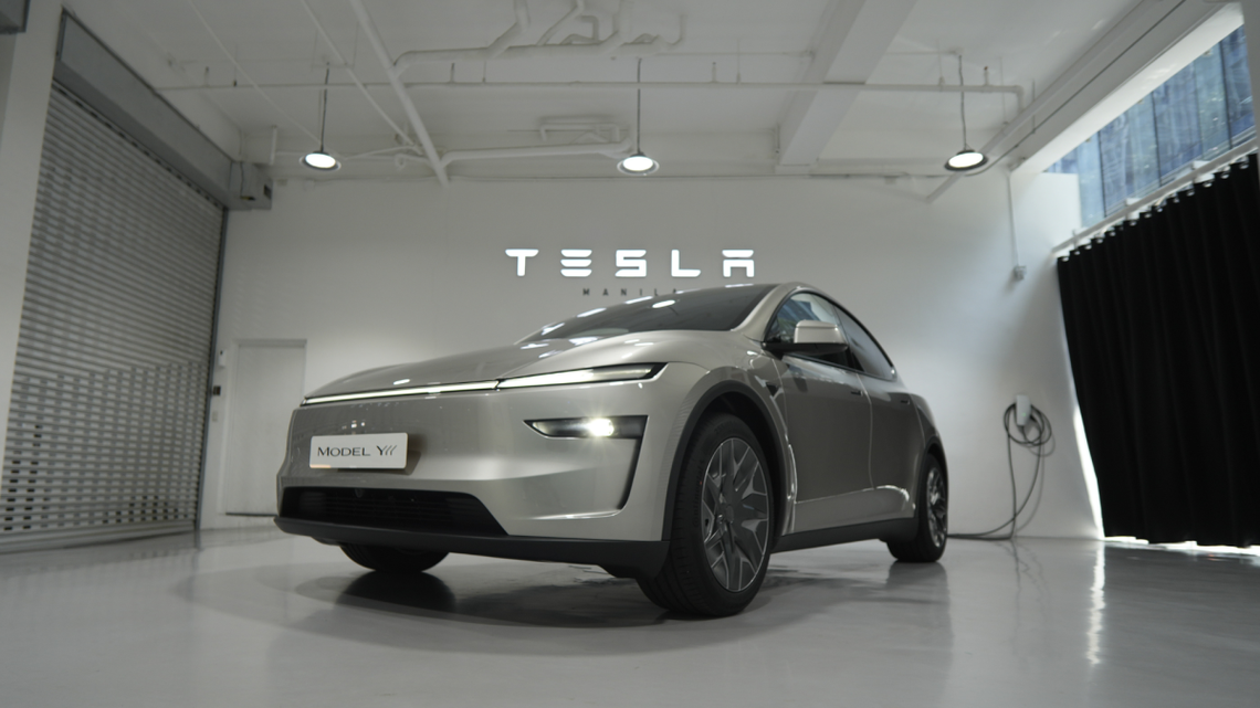 Tesla Gave Me a Sneak Peek at the 6-Seater Model Y-I Couldn't Tell the Difference 
