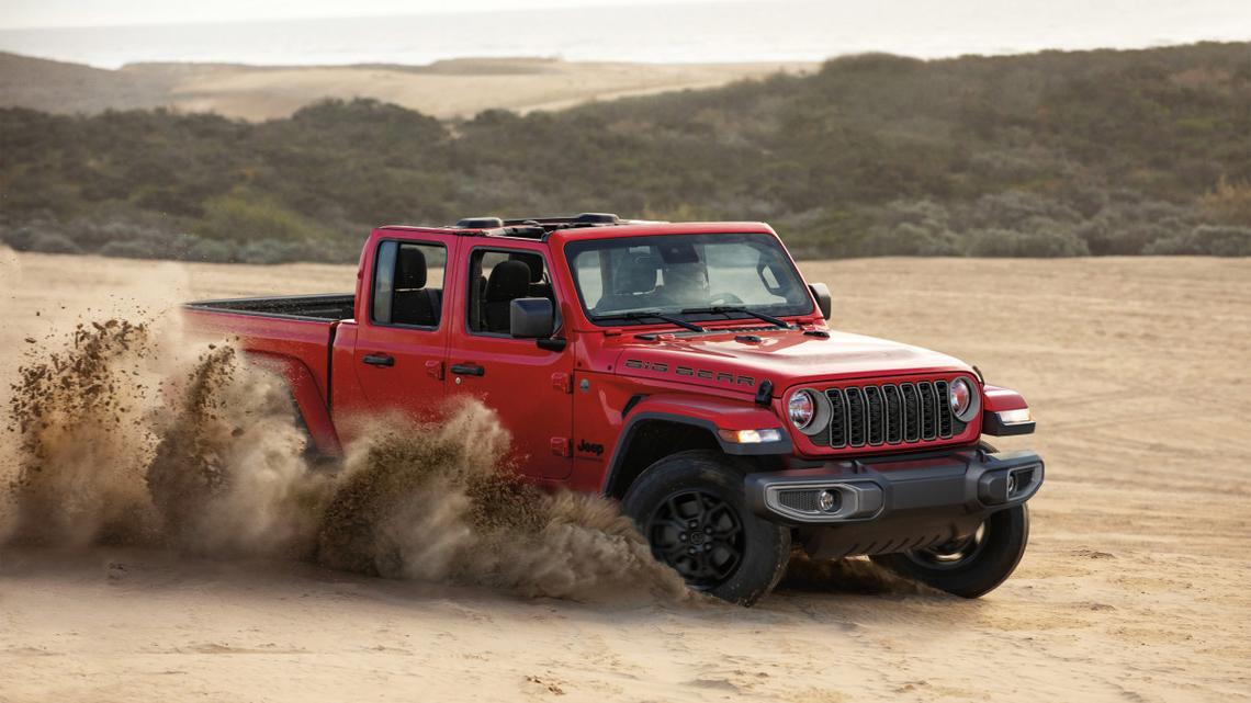 Jeep Is Bringing Back the Manual Gladiator-Taking Aim at Tacoma 