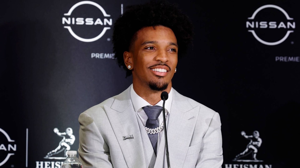 Report: Jayden Daniels Demands Return of Heisman Trophy