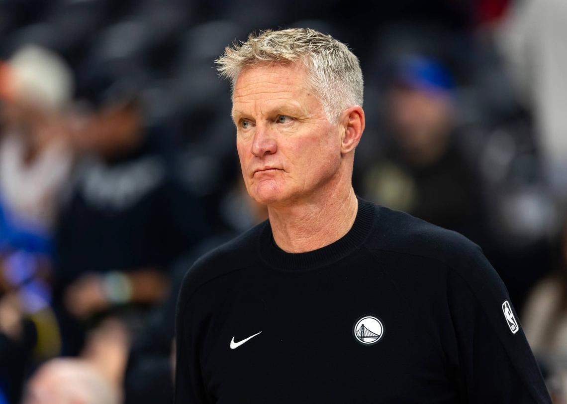  Golden State Warriors head coach Steve Kerr looks on against the Phoenix Suns at Mortgage Matchup Center in Phoenix on Dec. 18, 2025. Mark J. Rebilas-Imagn Images