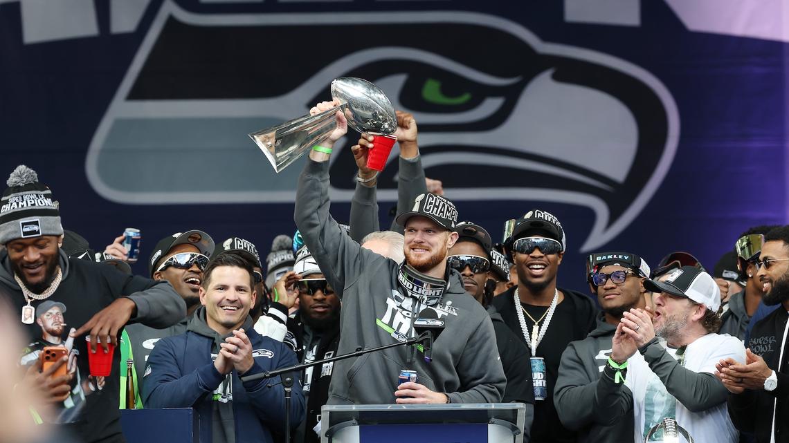 Seattle Schools Open, No Excused Absences for Seahawks Super Bowl Parade 