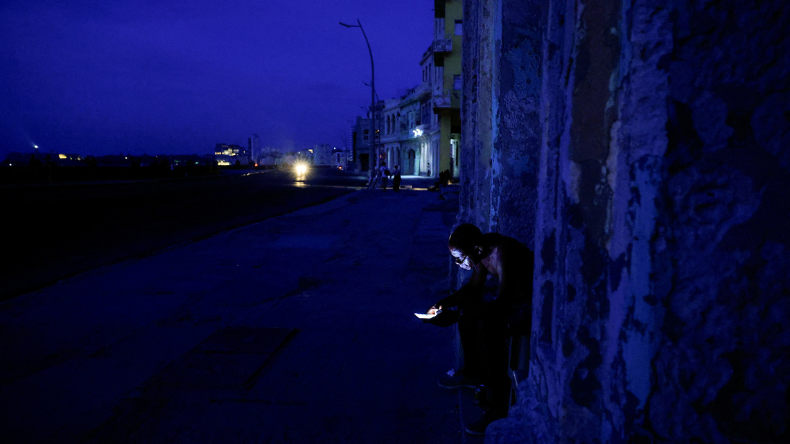 Cuba struggles to restore power to island following nationwide grid collapse 