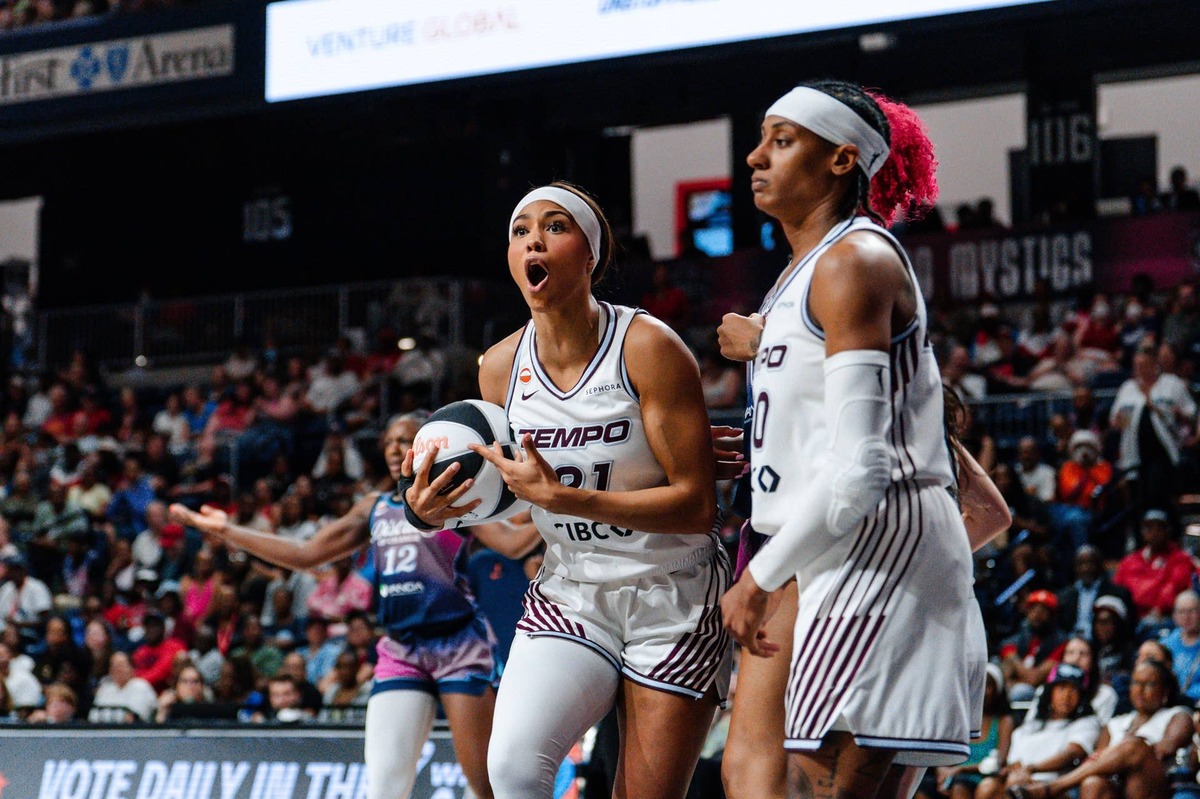  Toronto Tempo forward Isabelle Harrison (21) reacts to a foul call. Emily Faith Morgan-Imagn Images