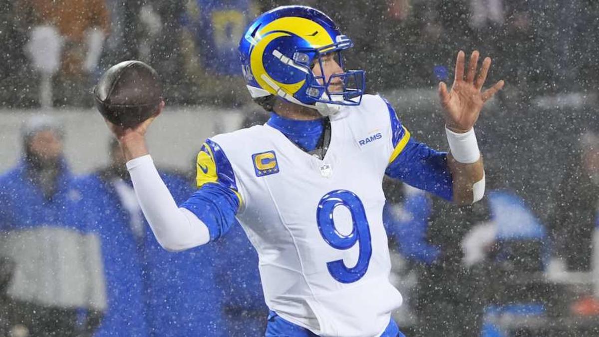  Jan 18, 2026; Chicago, IL, USA; Los Angeles Rams quarterback Matthew Stafford (9) throws a pass against the Chicago Bears during the second quarter of an NFC Divisional Round game at Soldier Field. | David Banks-Imagn Images 
