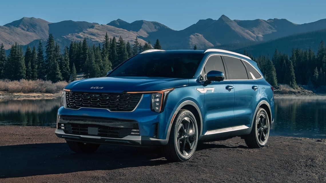 The 2027 Kia Sorento Hybrid Is Here, But Hyundai Has the Better Deal