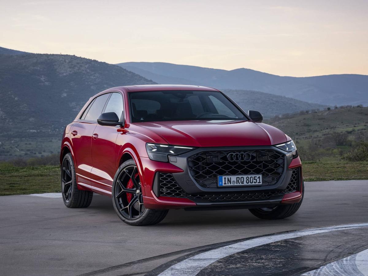 2025-2026 Audi RS Q8 Performance Chilli Red Metallic front angled view