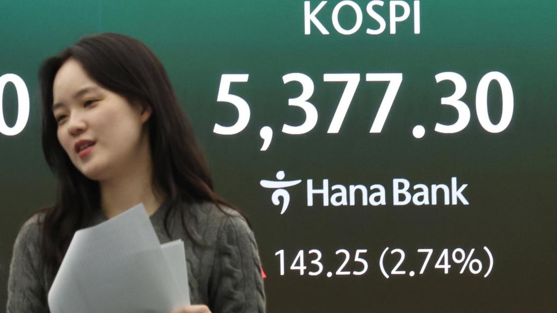 Seoul stocks rebound nearly 3 pct amid hopes for Hormuz Strait reopening 