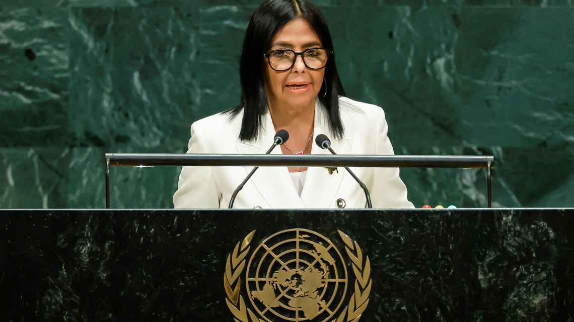 Presidenta encargada de Venezuela promete elecciones, sin ofrecer fecha 