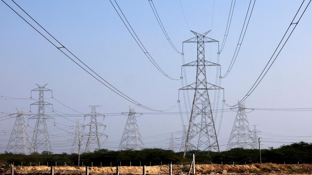 A view shows high-tension electricity power line pylon in Mundra in the western state of Gujarat, India, November 30, 2024. REUTERS/Amit Dave/File photo