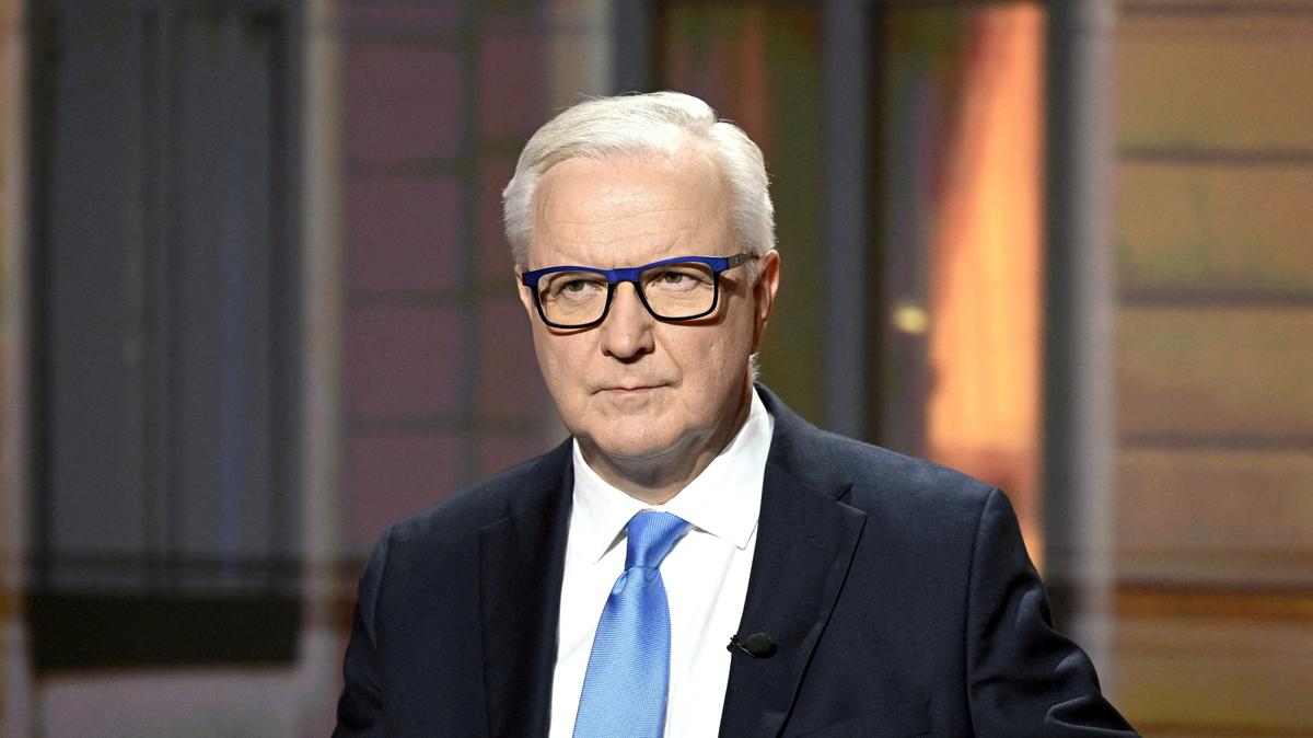 FILE PHOTO: Olli Rehn attends the presidential elections debate of the commercial MTV channel in Helsinki, Finland, January 24, 2024. Lehtikuva/via REUTERS/File Photo