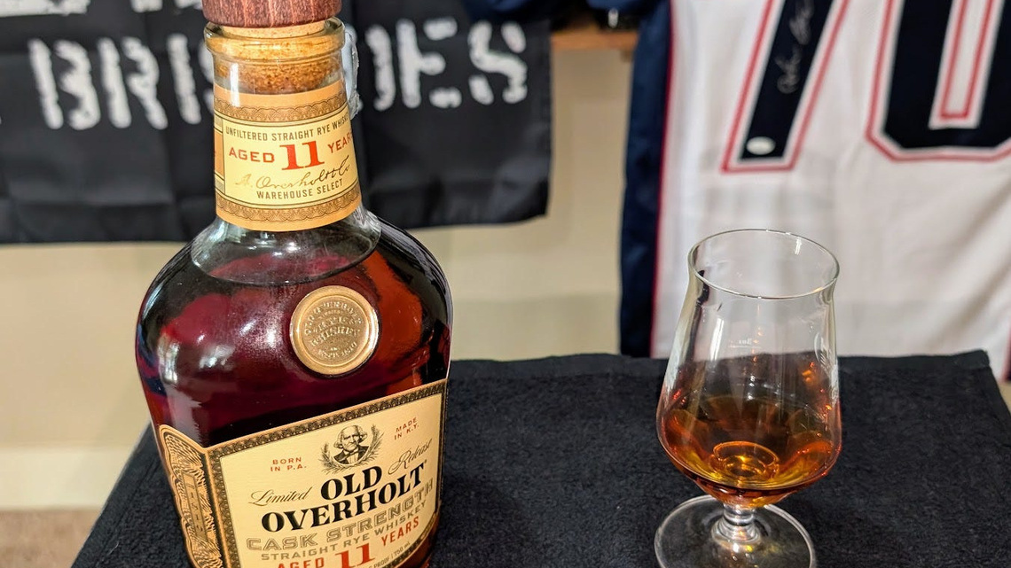 Old Overholt 11-year Rye review: A cask strength tiptoe between bourbon and rye? 