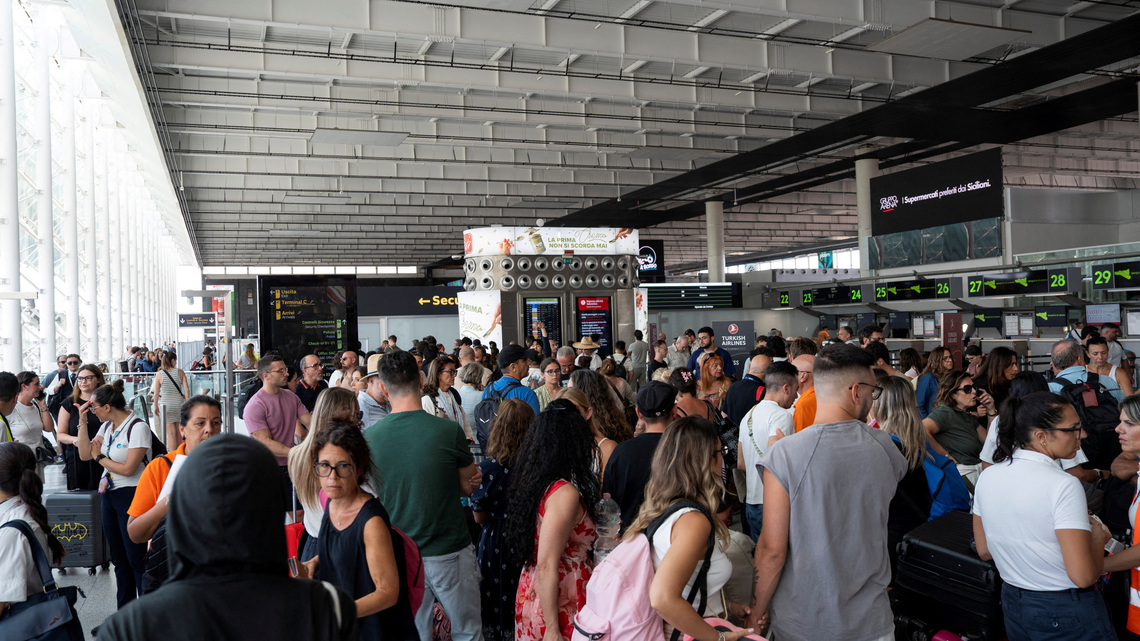 Etna ash prompts extended closure of Catania airport, disrupting peak-season travel 