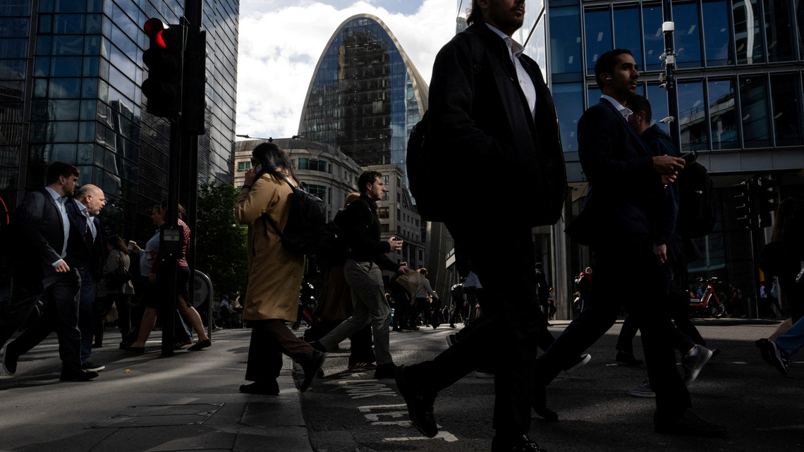 UK recruiters see first rise in permanent role hiring since 2022 