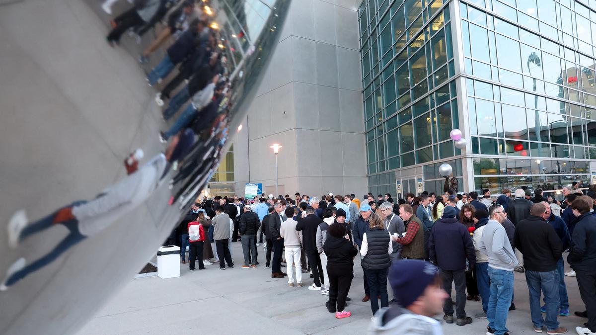 Shareholders line up to attend the Berkshire Hathaway Inc. annual shareholders' meeting, the conglomerate's first since Warren Buffett stepped down after 60 years as chief executive and was succeeded by Greg Abel, in Omaha, Nebraska, U.S., May 2, 2026. REUTERS/Brendan McDermid