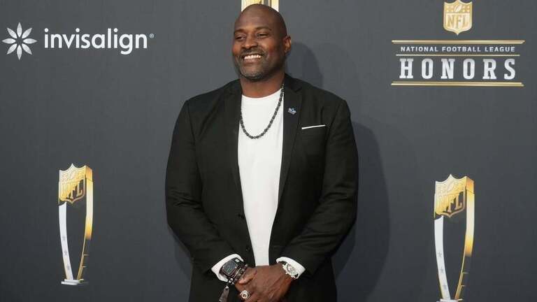 Ex-NFL player Marcellus Wiley jailed on domestic battery charge