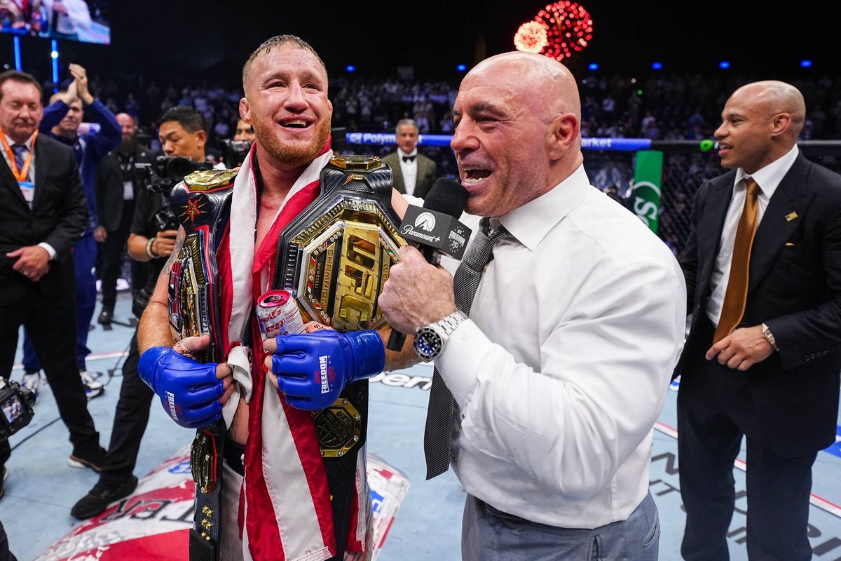  Joe Rogan (R) interviews Justin Gaethje (L) following the UFC lightweight championship fight at the UFC Freedom 250 event on the White House South Lawn. Chris Unger/Zuffa LLC via Getty Images