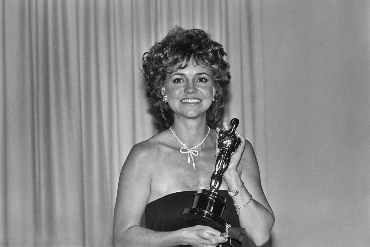 Sally Field poses on March 25, 1985, after being awarded the Academy Award for Best Actress for her role in Places in the Heart, directed by Robert Benton, during the 57th Oscars Awards Ceremony in Hollywood.Rob BOREN / AFROB BOREN/AFP via Getty Images