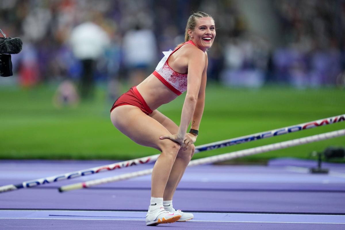  PARIS, FRANCE - AUGUST 7: Alysha Newman of Team Canada celebrates a jump during the Women's Pole Vault Final on day twelve of the Olympic Games Paris 2024 at Stade de France on August 7, 2024 in Paris, France. (Photo by Daniela Porcelli/Eurasia Sport Images/Getty Images) 