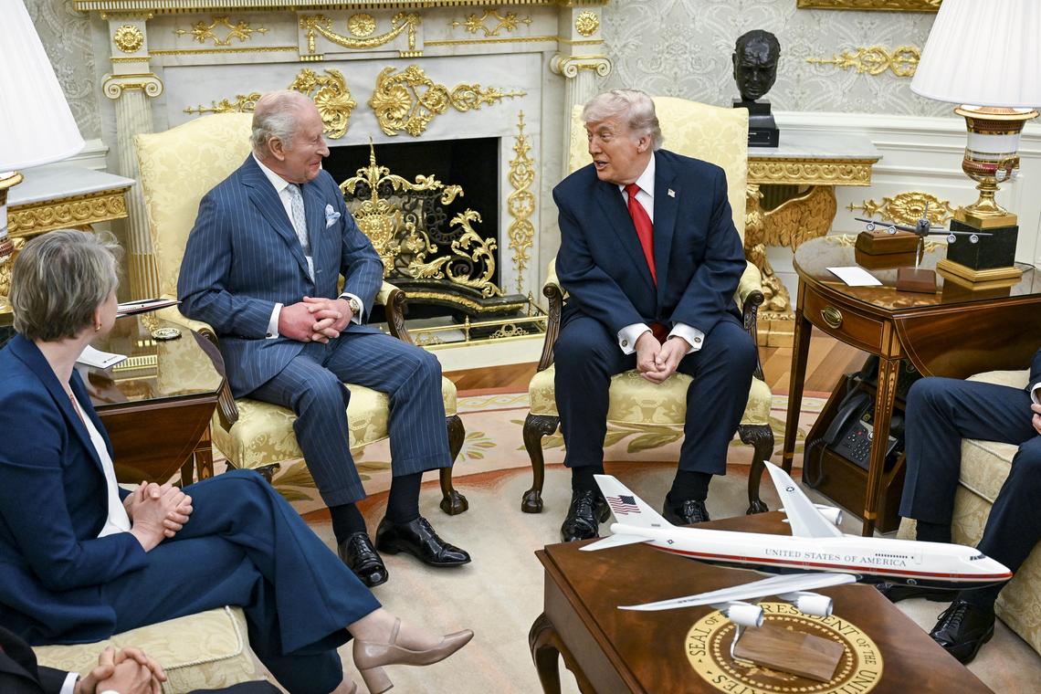 President Donald Trump, right, meets with King Charles III in the Oval Office after an arrival ceremony at the White House in Washington, on Tuesday, April 28, 2026. (Kenny Holston/The New York Times)