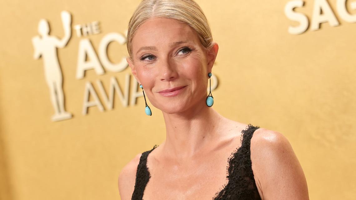 Gwyneth Paltrow Loses Vintage Earring During First Actor Awards in 26 Years 
