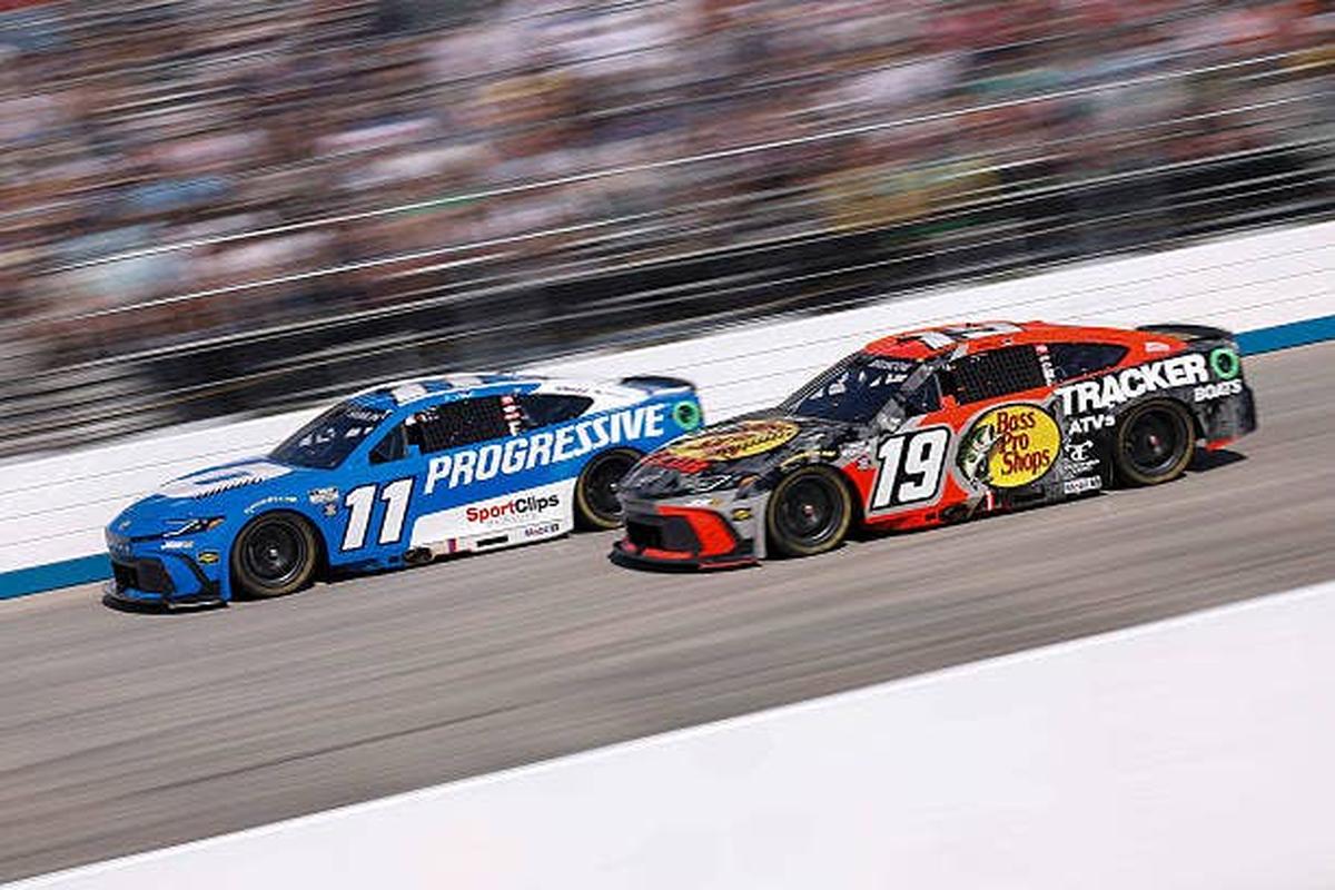  Chase Briscoe Chases Denny Hamlin at the Dover All-Star Race. (Photo by Sean Gardner/Getty Images) (Photo by Sean Gardner/Getty Images)