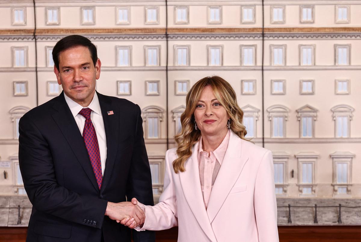 Italian Prime Minister Giorgia Meloni shakes hands with U.S. Secretary of State Marco Rubio at Chigi Palace, in Rome, Italy, May 8, 2026. REUTERS/Matteo Minnella