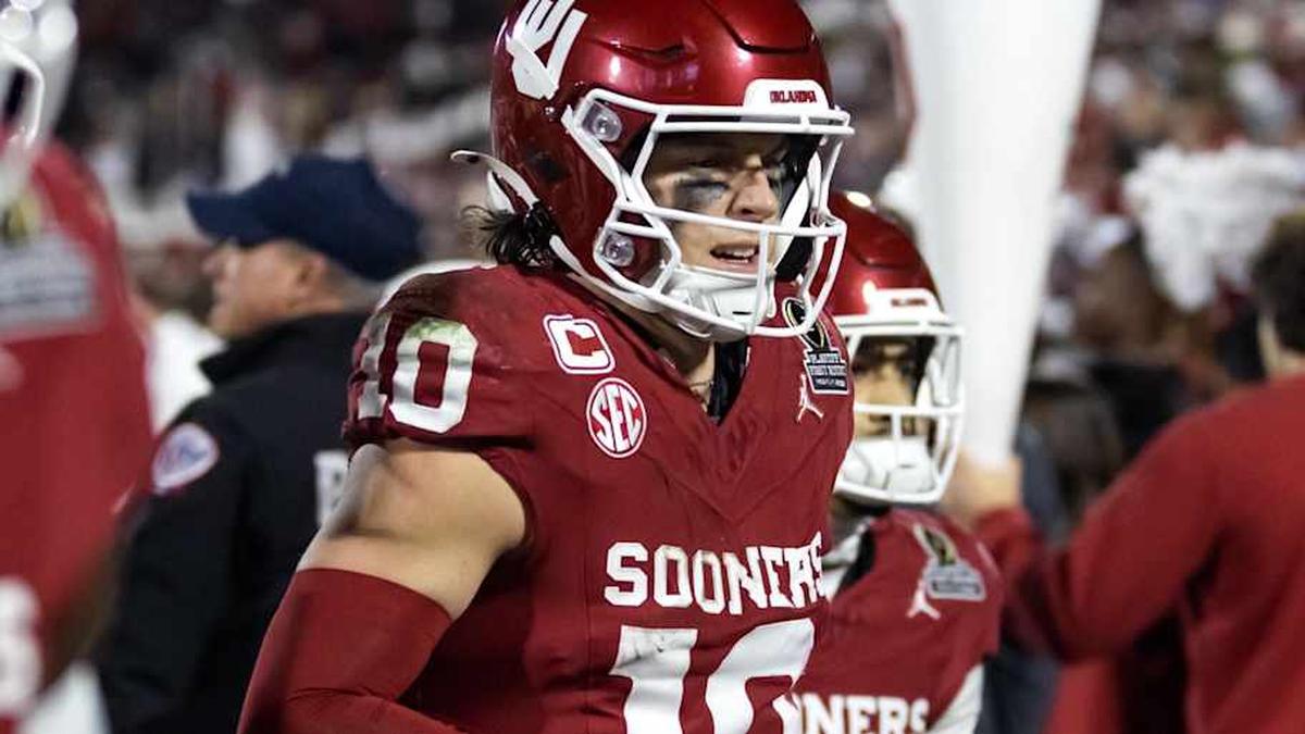  Oklahoma quarterback John Mateer was in the heart of the 2025 Heisman conversation before an injury hampered him down the stretch. | Mark J. Rebilas-Imagn Images 