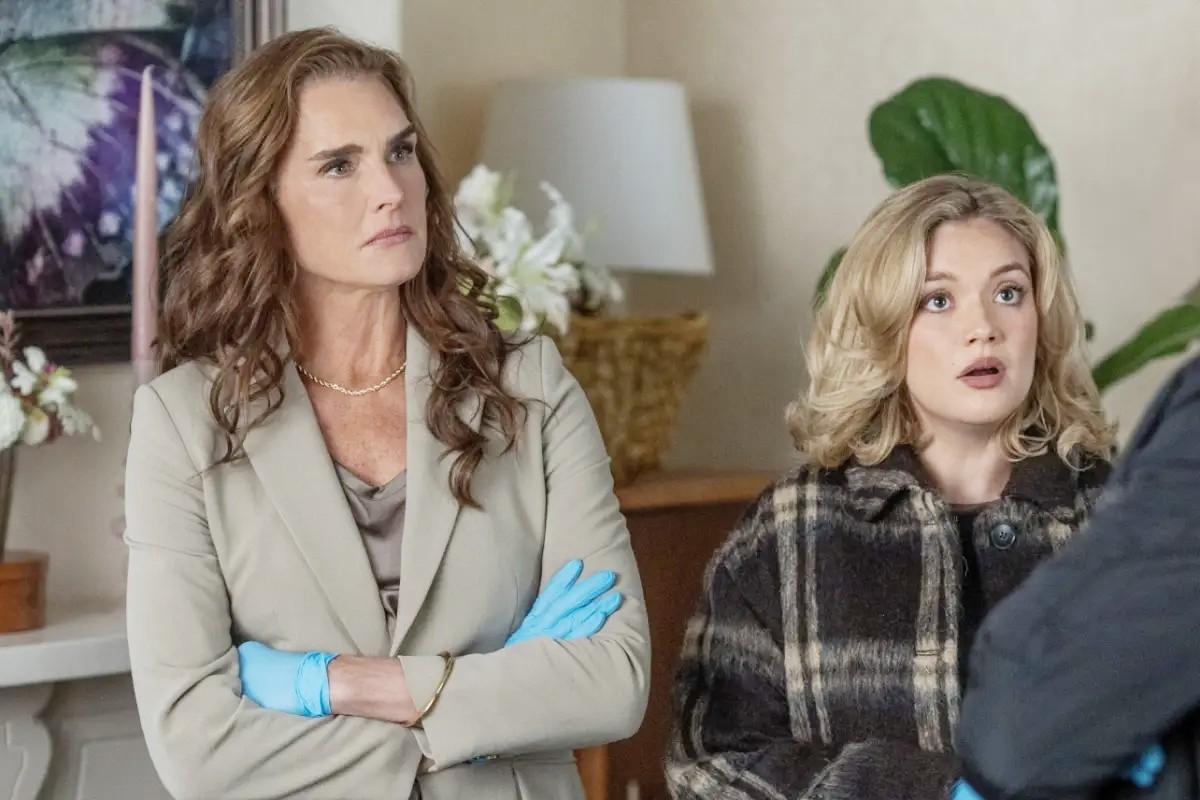  Brooke Shields and Amalia Williamson in You're Killing Me.Acorn TV 