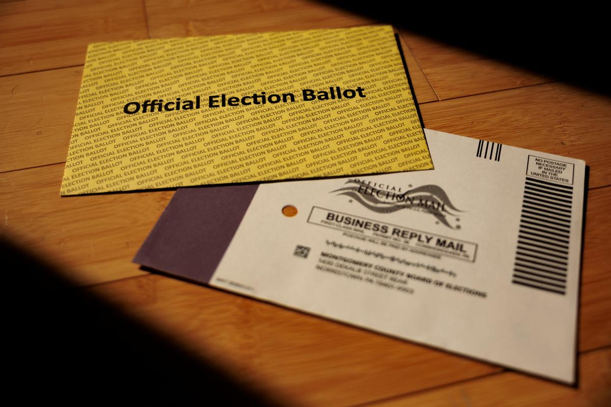 A mail-in ballot, during the Pennsylvania primary election, is displayed in this illustration picture taken in Philadelphia, Pennsylvania, U.S., May 19, 2026.  REUTERS/Hannah Beier/Illustration