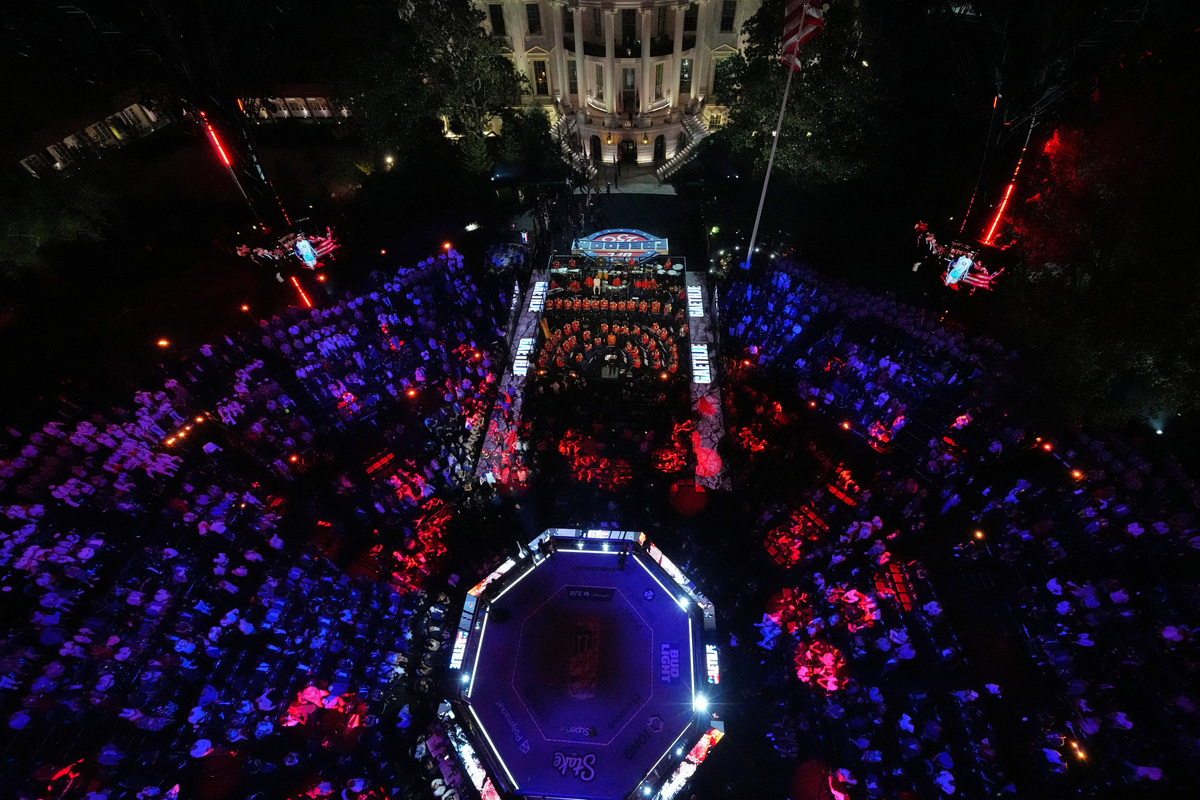 The ring is prepared before Ilia Toupruia fights Justin Gaethje during their lightweight title bout during UFC Freedom 250 on the South Lawn of the White House, Monday June 15, 2026, in Washington.     Alex Brandon/Pool via REUTERS