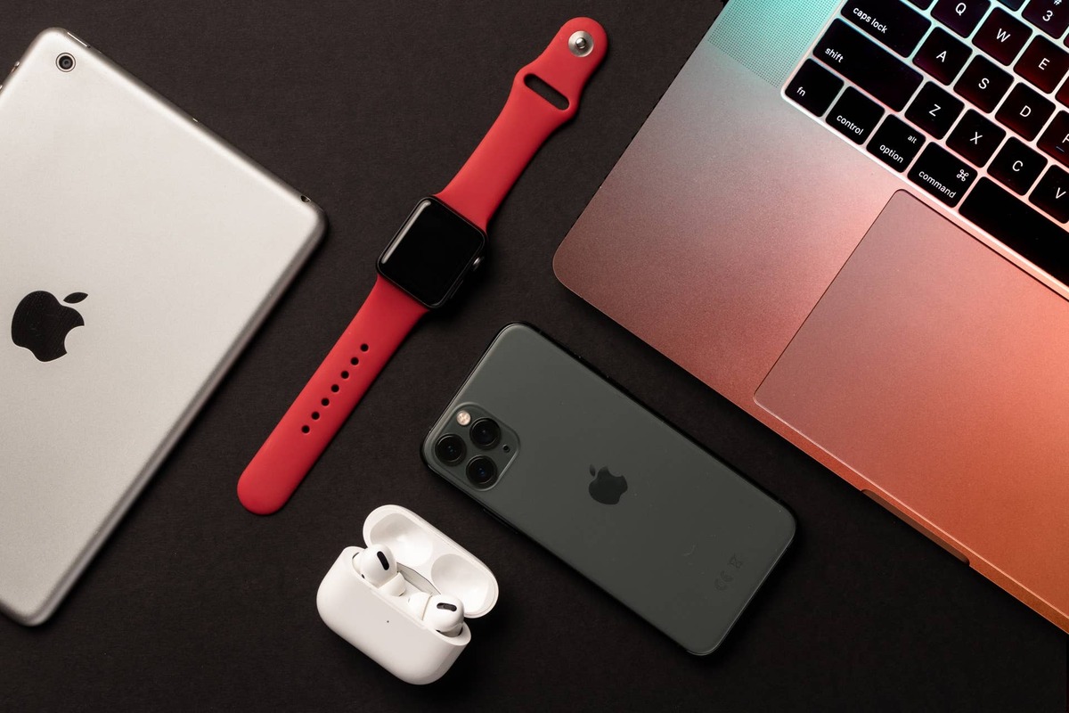  Apple raises prices on its Macs, iPads, home devices, and the Vision Pro 