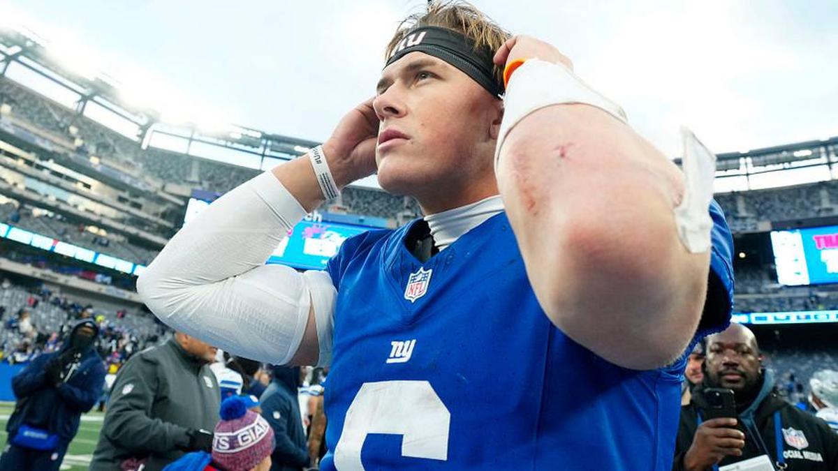  New York Giants quarterback Jaxson Dart (6) is shown after Big Blue beat the Dallas Cowboys | Kevin R. Wexler-NorthJersey.com / USA TODAY NETWORK via Imagn Images 