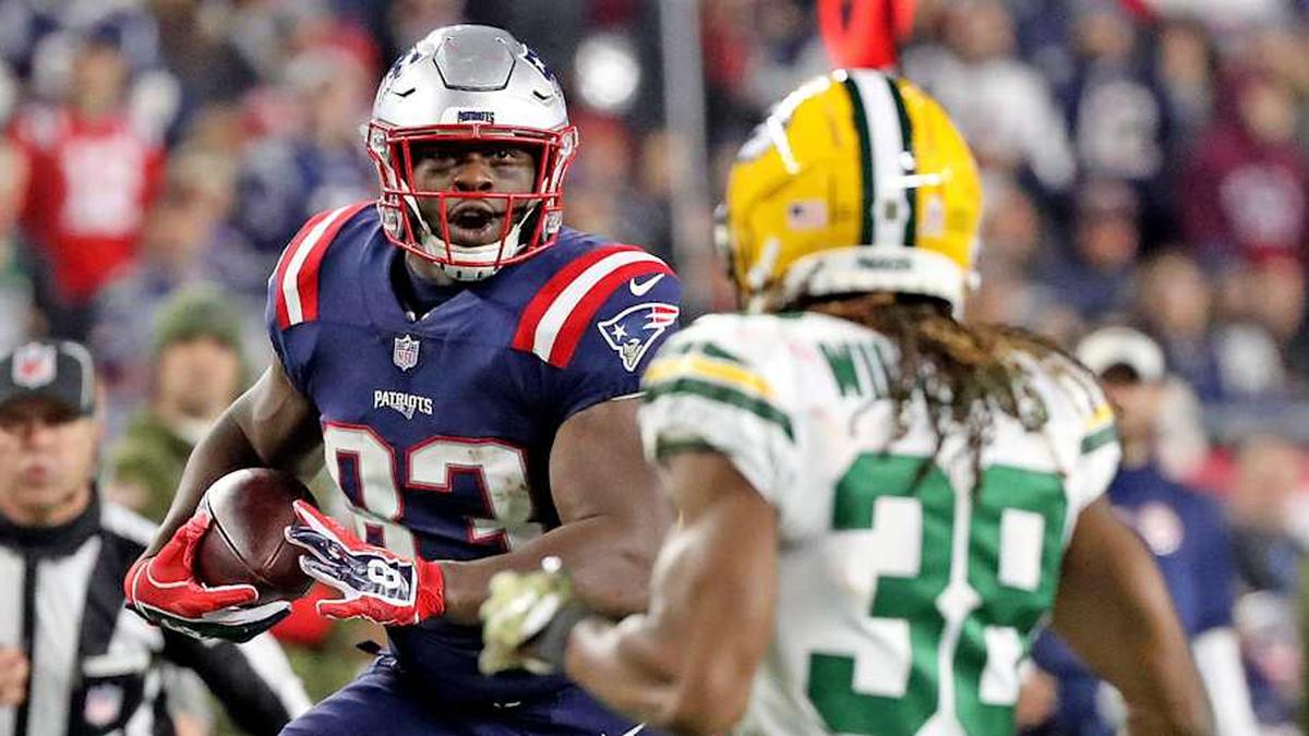  Green Bay Packers cornerback Tramon Williams (38) closes in on tight end Dwayne Allen (83) against the New England Patriots Sunday, November 4, 2018 at Gillette Stadium in Foxborough, Mass. 32 110418 Packers Patriots 10267 | Jim Matthews/USA TODAY NETWORK-Wis 