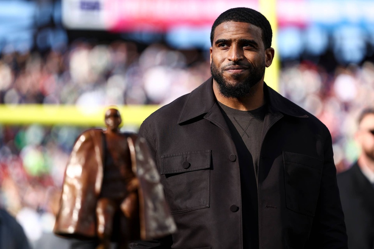  Bobby Wagner has had a big impact on and off the field for the Commanders. 
