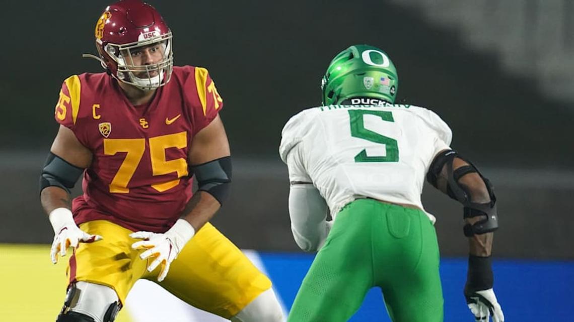  Dec 18, 2020; Los Angeles, California, USA; Southern California Trojans offensive lineman Alijah Vera-Tucker (75) during the Pac-12 Championship against the Oregon Ducks at United Airlines Field at Los Angeles Memorial Coliseum. Oregon defeated USC 31-24. Mandatory Credit: Kirby Lee-Imagn Images | Kirby Lee-Imagn Images 
