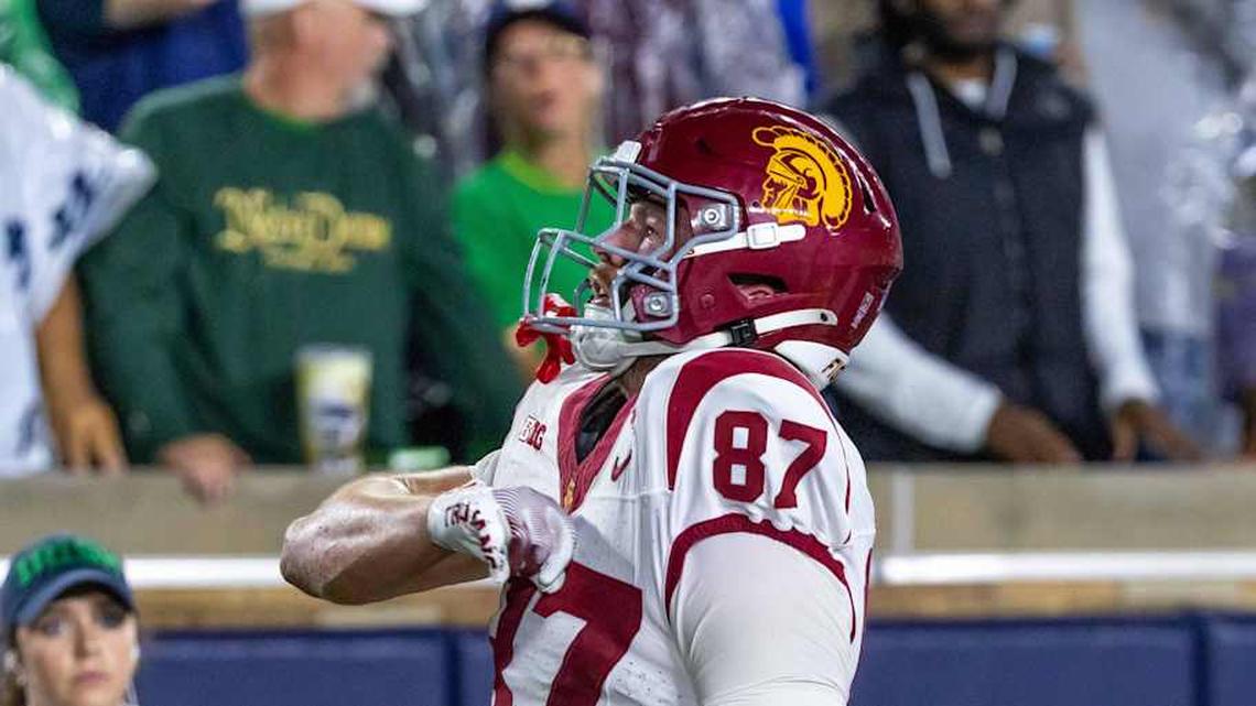  Oct 18, 2025; South Bend, Indiana, USA; Southern California Trojans tight end Lake McRee (87) celebrates scoring against the Notre Dame Fighting Irish during the first half at Notre Dame Stadium. Mandatory Credit: Michael Caterina-Imagn Images | Michael Caterina-Imagn Images 