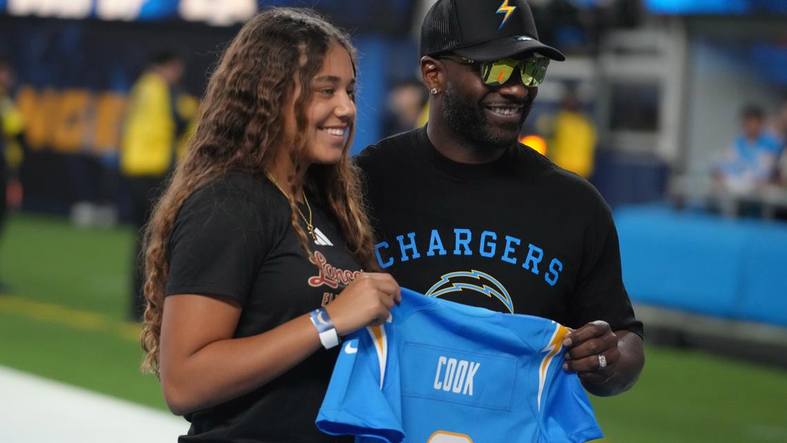 Star flag football quarterback Makena Cook transfers to Sierra Canyon 