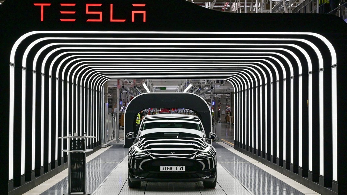 UBS holds its ground on Tesla after mixed delivery results