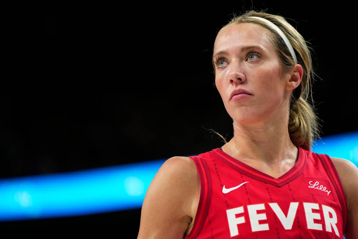  Indiana Fever guard Lexie Hull looks on during a game. Lucas Peltier-Imagn Images