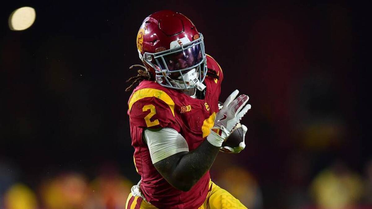  Sep 20, 2025; Los Angeles, California, USA; Southern California Trojans running back Waymond Jordan (2) runs the ball against the Michigan State Spartans during the second half at the Los Angeles Memorial Coliseum. Mandatory Credit: Gary A. Vasquez-Imagn Images | Gary A. Vasquez-Imagn Images 