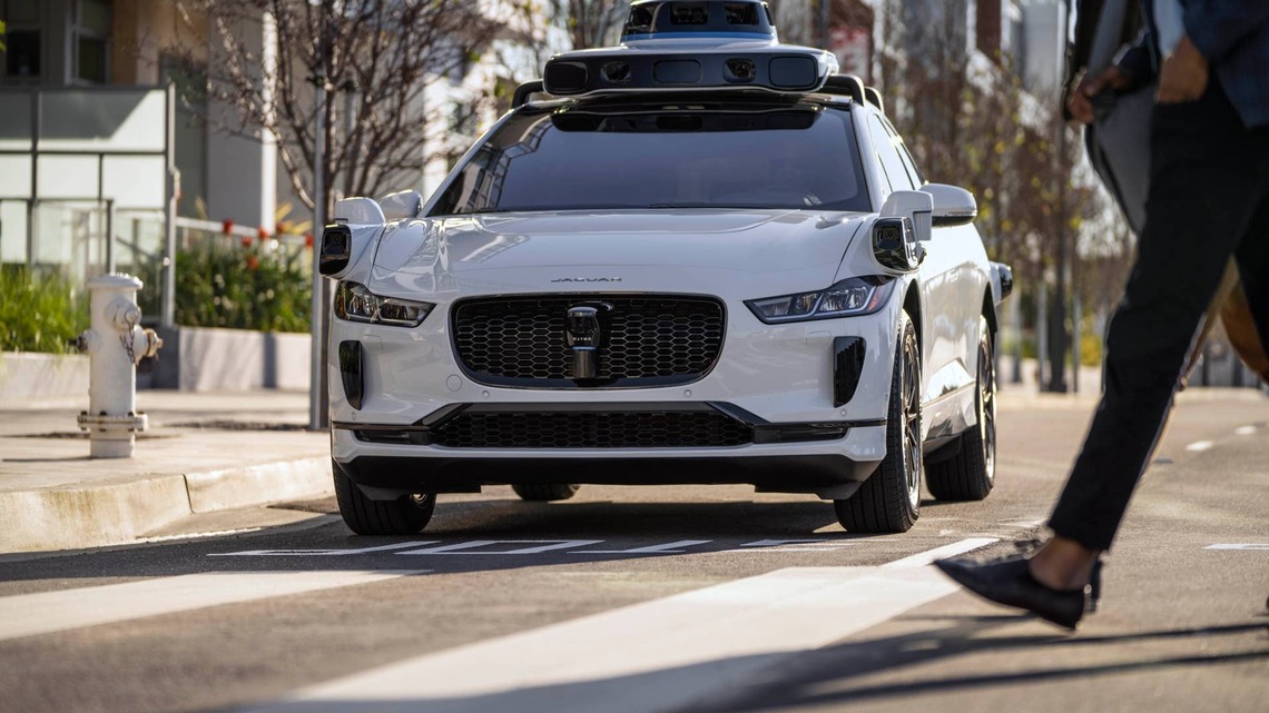 Waymo Robotaxi Helped A Burglar Escape, And Police Still Have No Suspect 