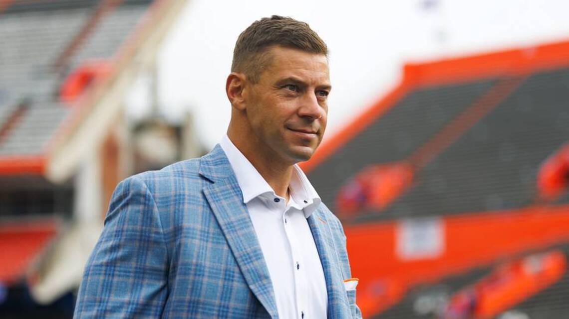No. 17 Florida Gators Make Surprise QB Decision for No. 3 Georgia Bulldogs