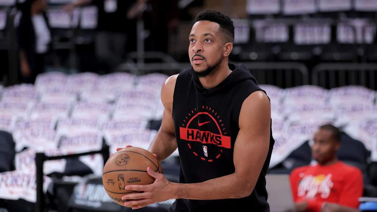  Apr 28, 2026; New York, New York, USA; Atlanta Hawks guard CJ McCollum (3) warms up before game five of the first round of the 2026 NBA Playoffs against the New York Knicks at Madison Square Garden. | Brad Penner-Imagn Images 