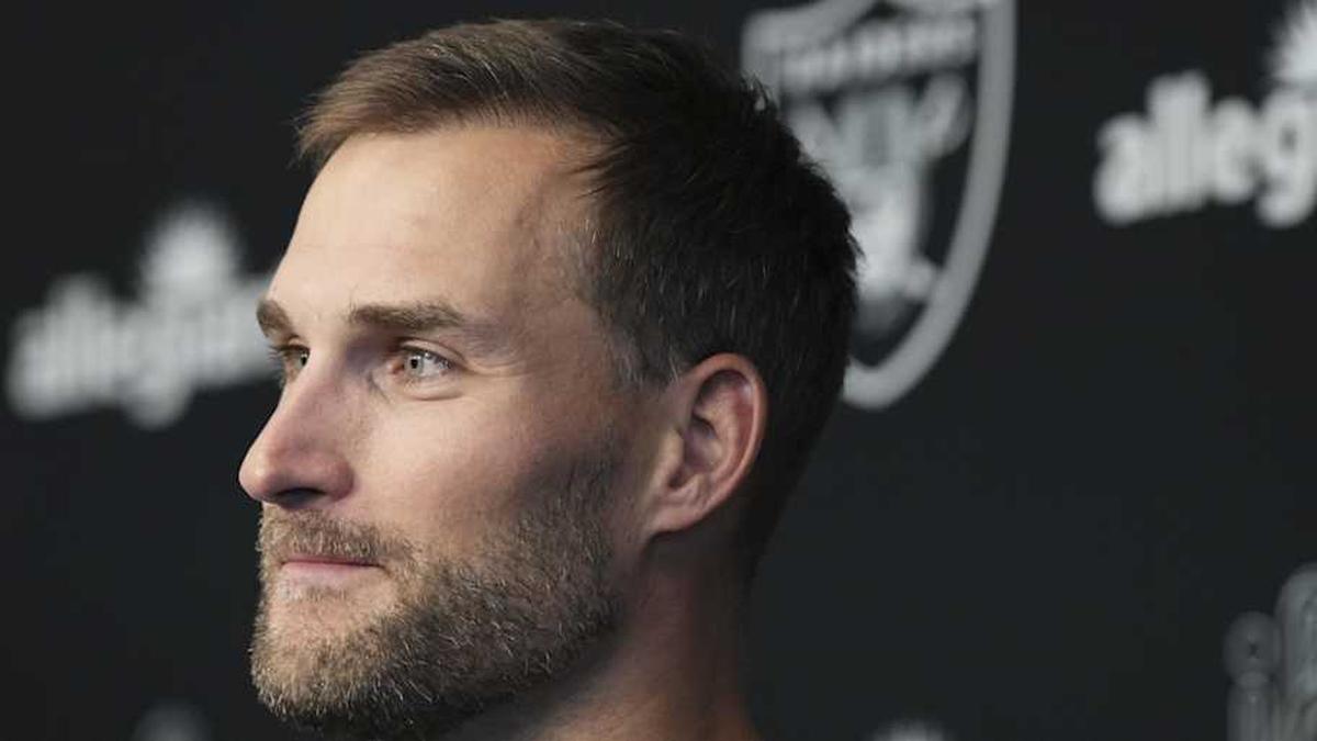  Apr 8, 2026; Las Vegas, NV, USA; Las Vegas Raiders quarterback Kirk Cousins speaks at a press conference at Intermountain Health Performance Center. Mandatory Credit: Candice Ward-Imagn Images | Candice Ward-Imagn Images 